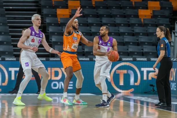 的表现同样 的表现同样